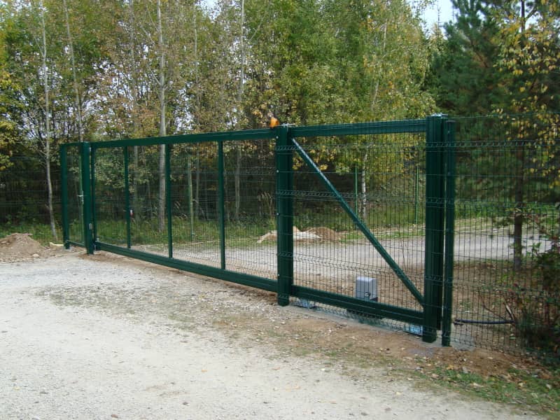 Сетчатый забор DoorHan в Кемеровской области с установкой