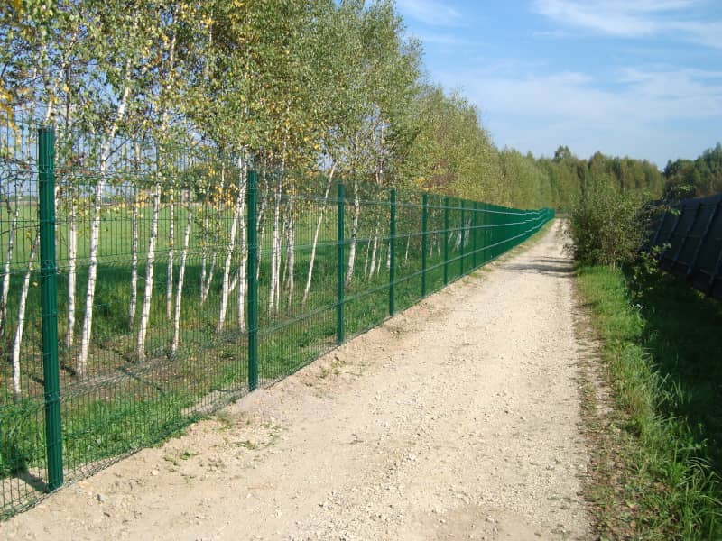 Сетчатый забор DoorHan в Кемеровской области с установкой