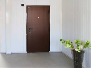 Предлагаем входные железные двери в квартиру DoorHan ЭКО 980х2050 в Кемеровской области по выгодной цене